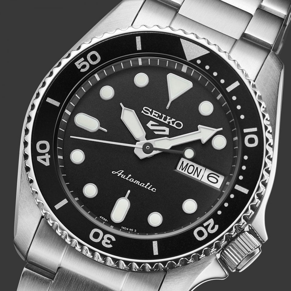 Seiko 5 Sports Men's SKX 'Midi' Black 38mm Automatic Watch