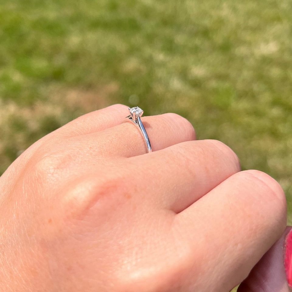 Francis & Gaye 18ct Gold 0.15ct Diamond Solitaire Ring