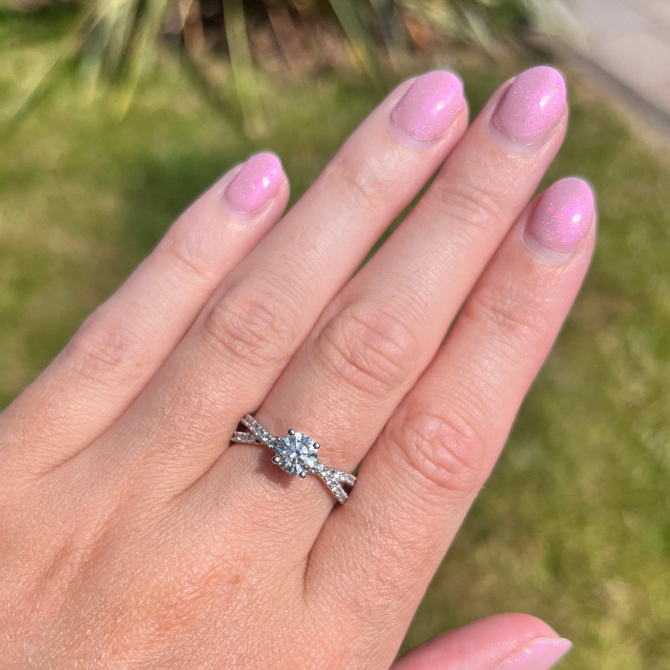Francis & Gaye 18ct Gold Envelope Twist Solitaire Ring