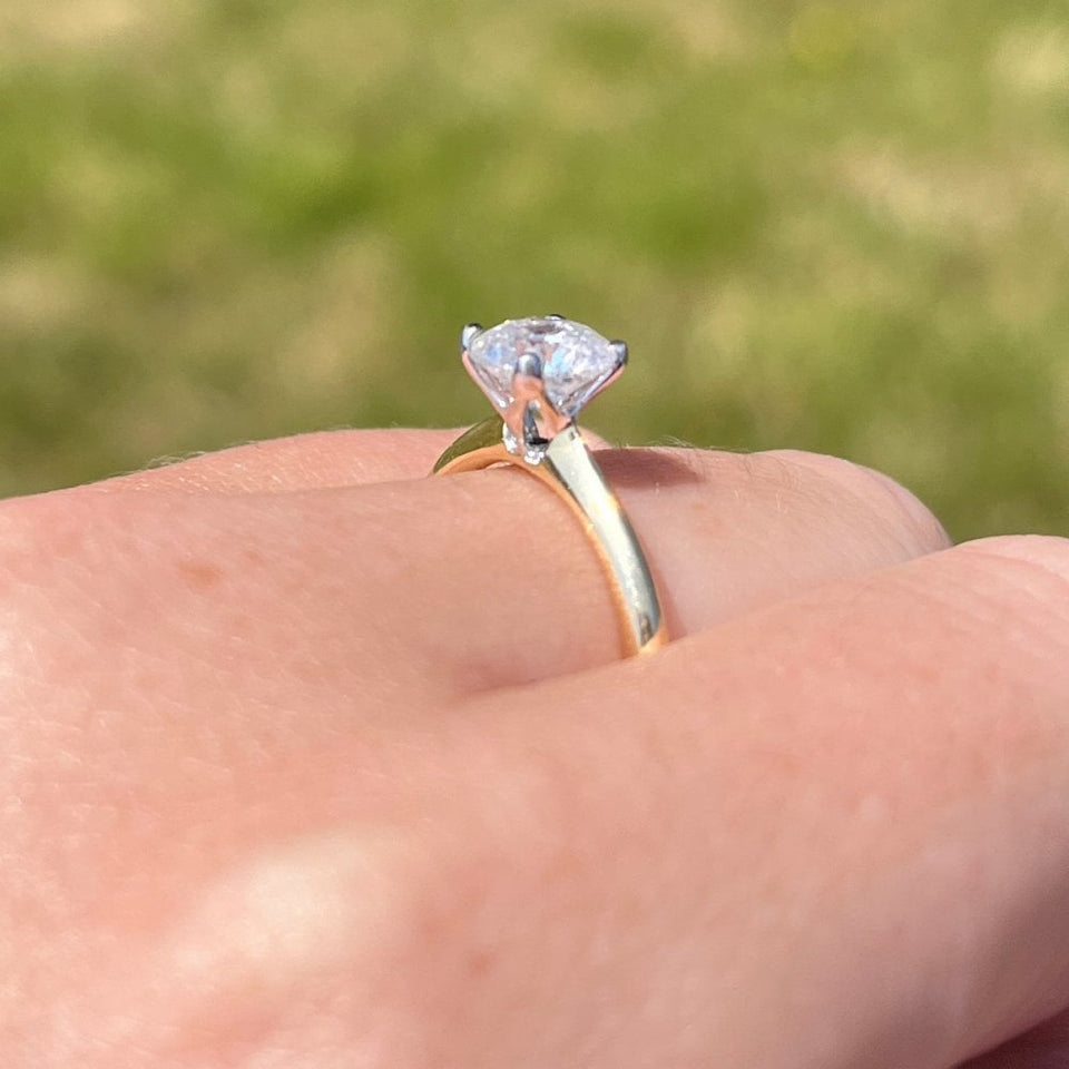 Francis & Gaye 18ct Yellow Gold 1.02ct Diamond Solitaire Ring