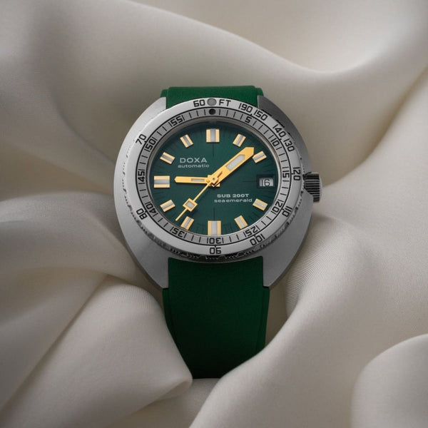 Doxa Men's SUB 200T Sea Emerald 39mm Green Sunray Dial Rubber Strap Watch