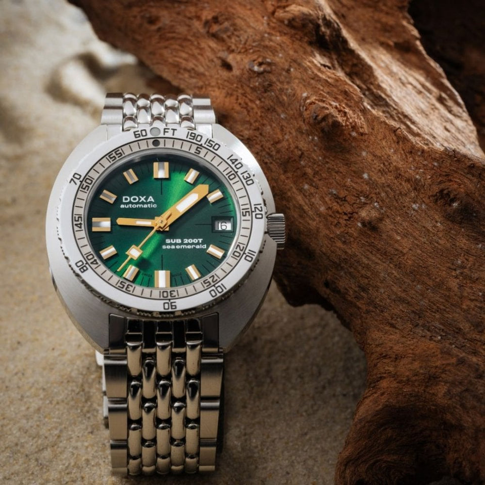 Doxa Men's SUB 200T Sea Emerald 39mm Green Sunray Dial Watch