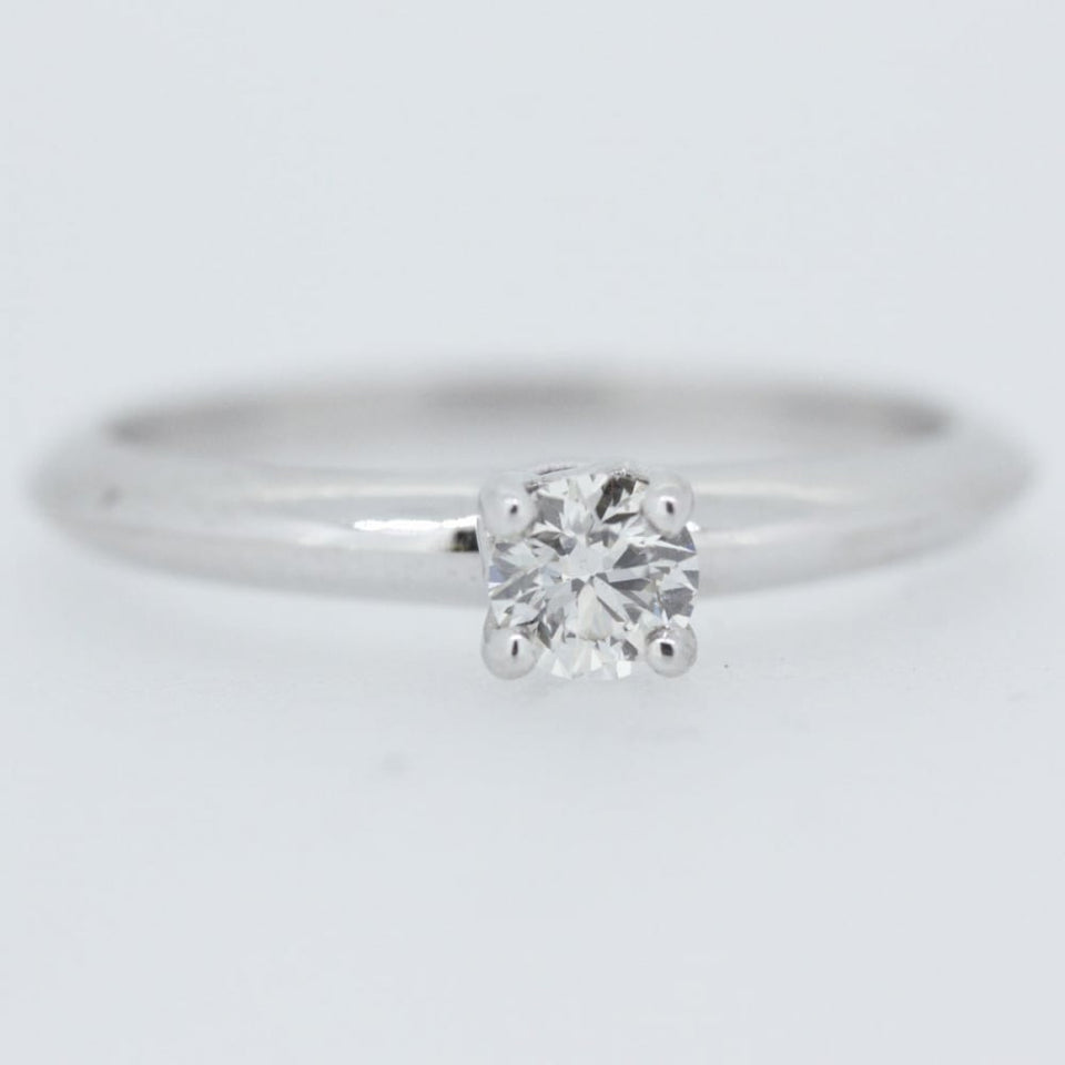 Francis & Gaye 18ct White Gold Hearts On Fire 0.25ct Diamond Ring