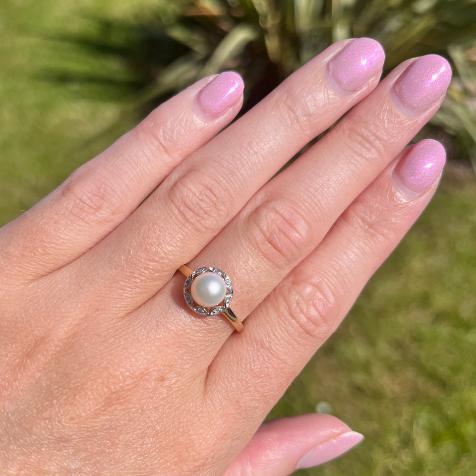 Francis & Gaye 9ct Diamond & Pearl Ring
