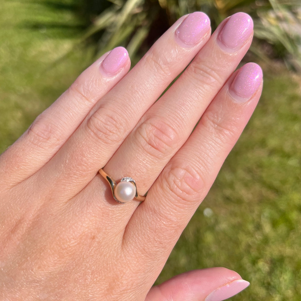 Francis & Gaye 9ct Gold Pearl & Diamond Twist Ring