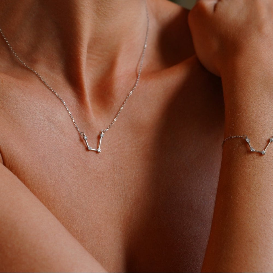 Francis & Gaye Ladies Silver Aquarius Zodiac Constellation Necklace