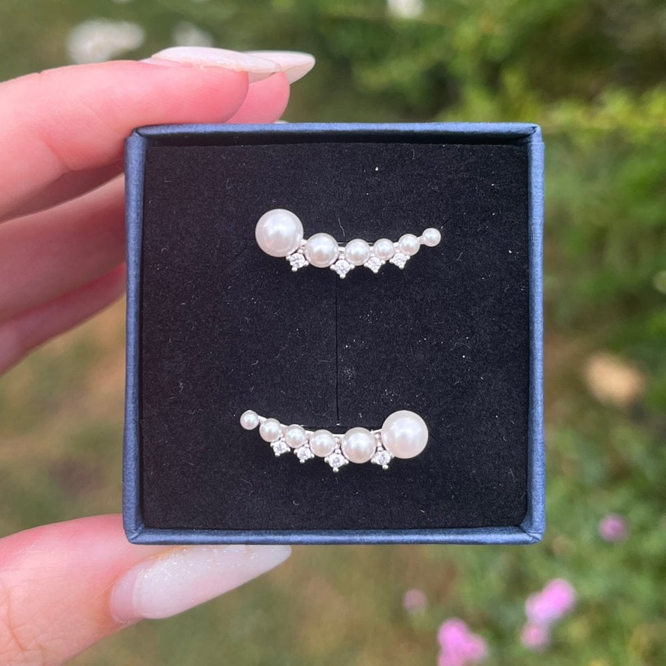 Francis & Gaye Ladies Silver Pearl Ear Climbers