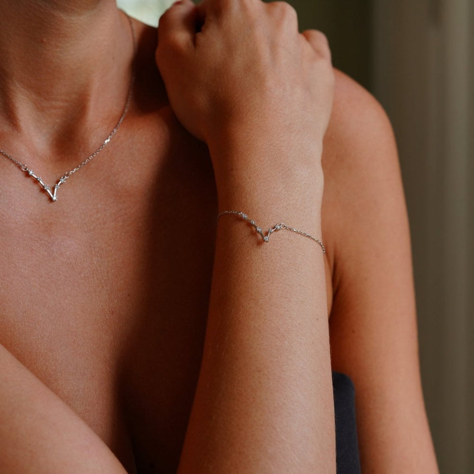 Francis & Gaye Ladies Silver Pisces Zodiac Constellation Necklace