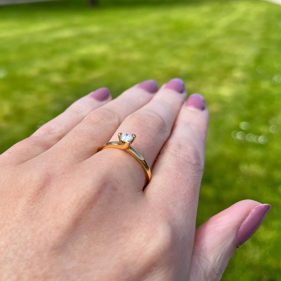 Francis & Gaye PRE-LOVED 18ct Gold Three Claw 0.25ct Diamond Ring