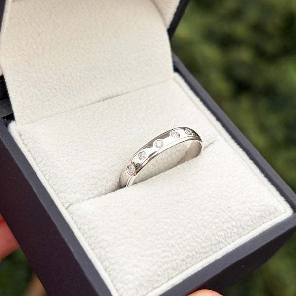 Francis & Gaye PRE-LOVED 18ct White Gold Diamond Dot Ring