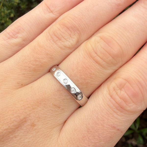 Francis & Gaye PRE-LOVED 18ct White Gold Diamond Dot Ring