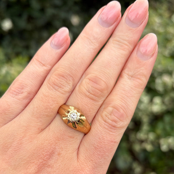 Francis & Gaye PRE-LOVED 9ct Yellow Gold Diamond Signet Ring