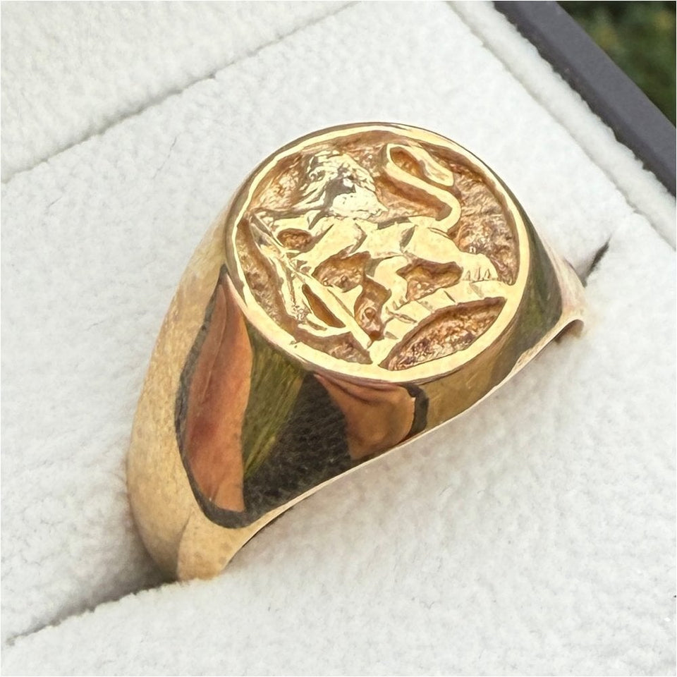Francis & Gaye PRE-LOVED 9ct Yellow Gold Lion Signet Ring