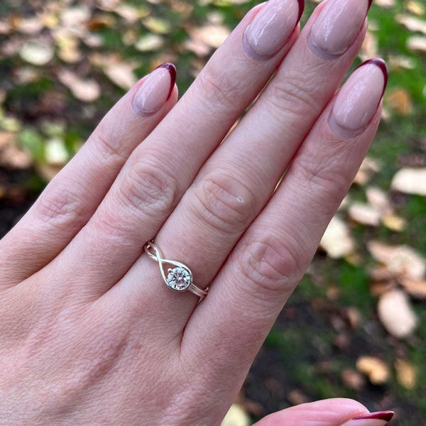 Francis & Gaye Silver Abstract Infinity Stone Set Ring
