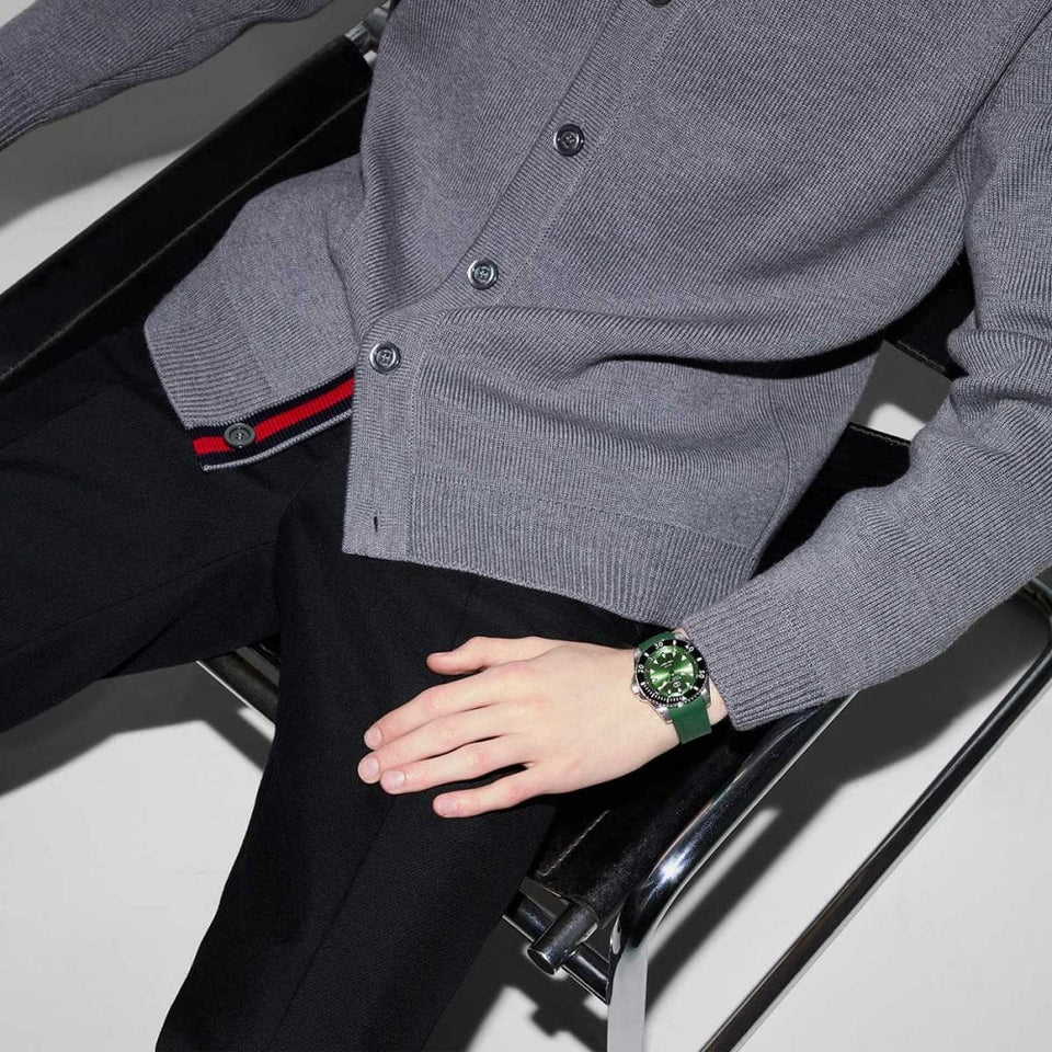 Gucci Men's Dive 40mm Automatic Green Rubber Strap Watch
