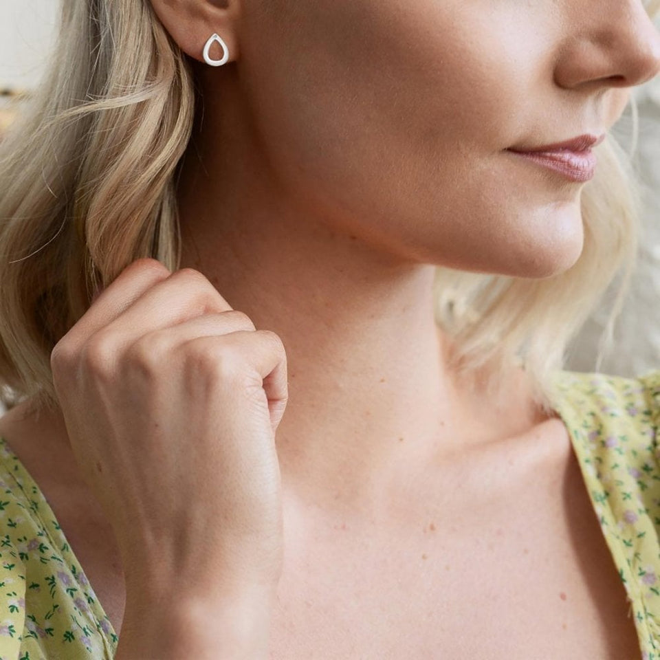 Hot Diamonds Amulet Open Teardrop Stud Earrings