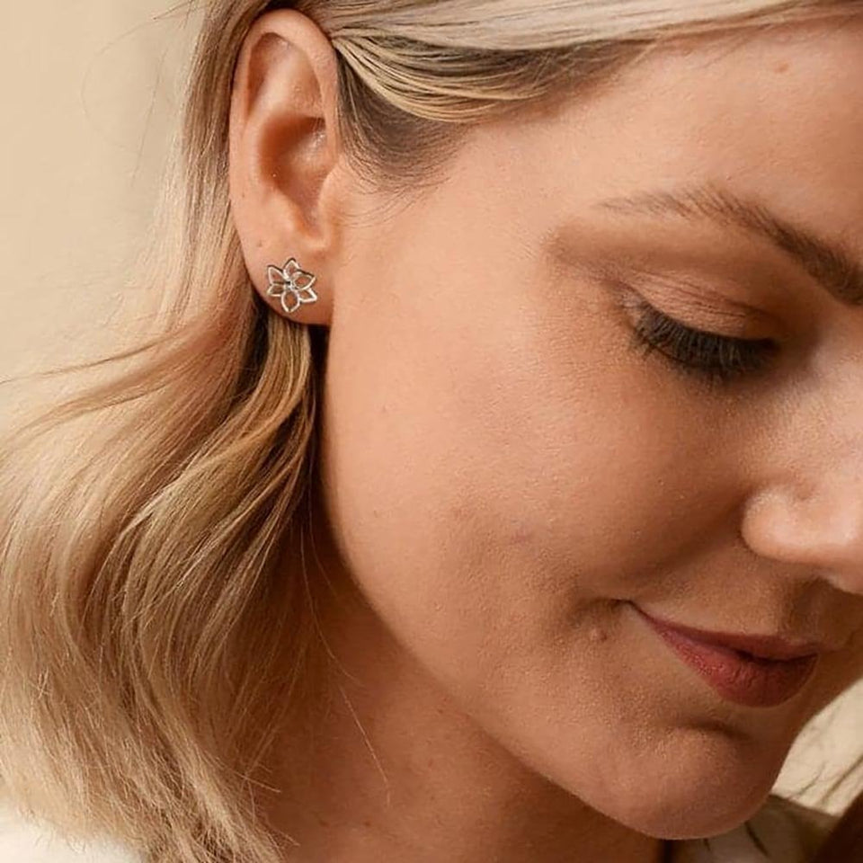 Hot Diamonds Amulets Sterling Silver Flower Stud Earrings