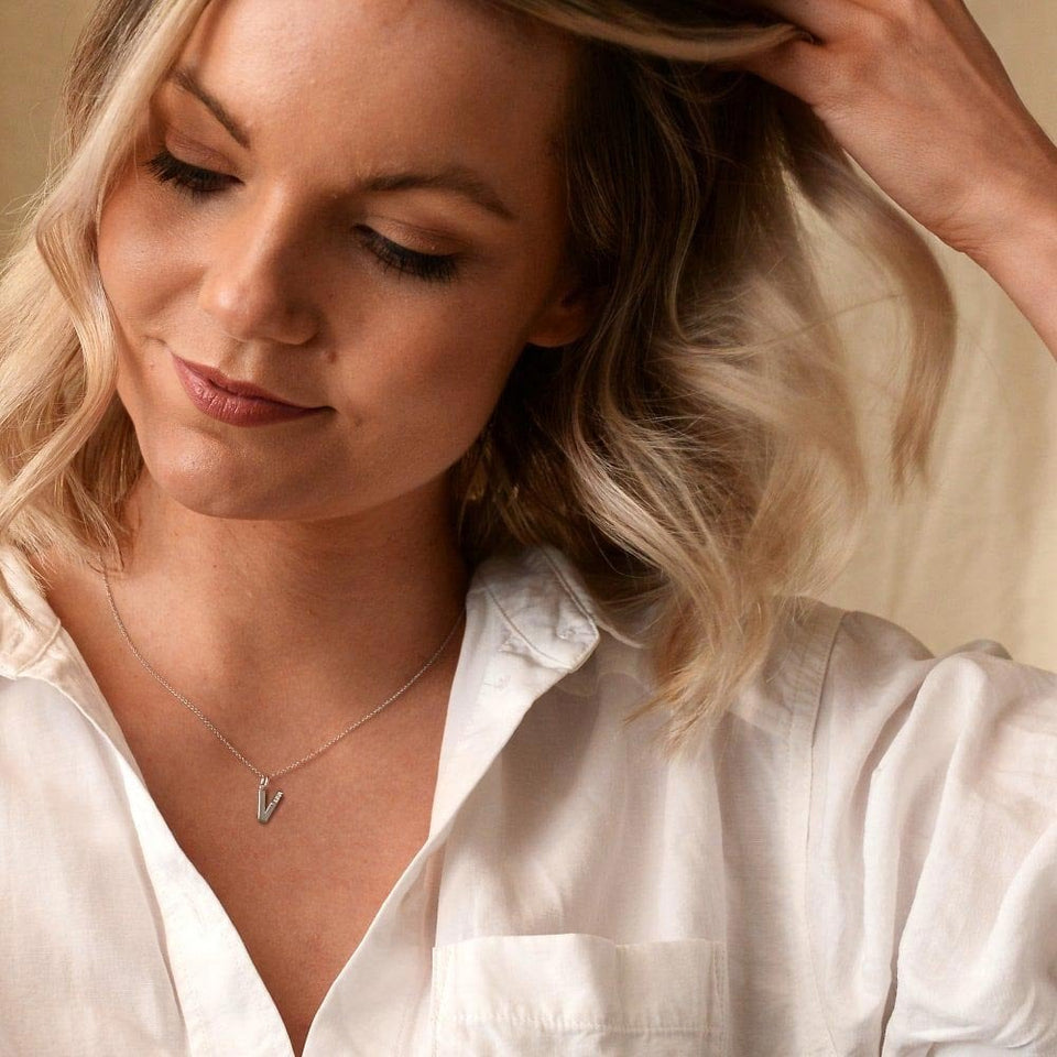 Hot Diamonds Love Letters Micro 'V' Necklace