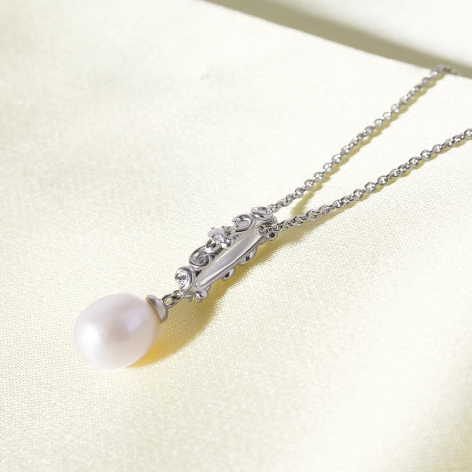 Kit Heath Ladies Blossom Flyte Honey Flower Drop Pearl Necklace