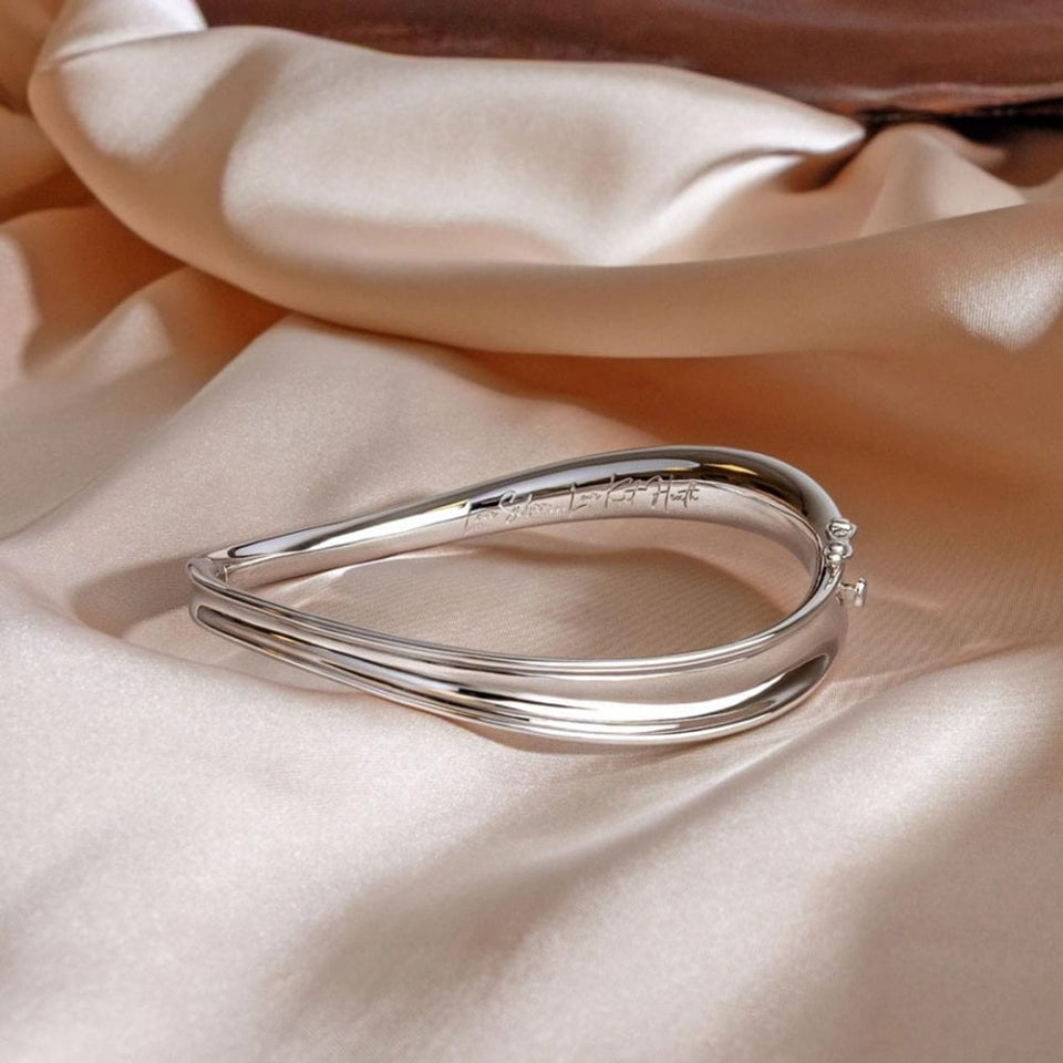 Kit Heath Ladies Serenity Sterling Silver Hinged Bangle