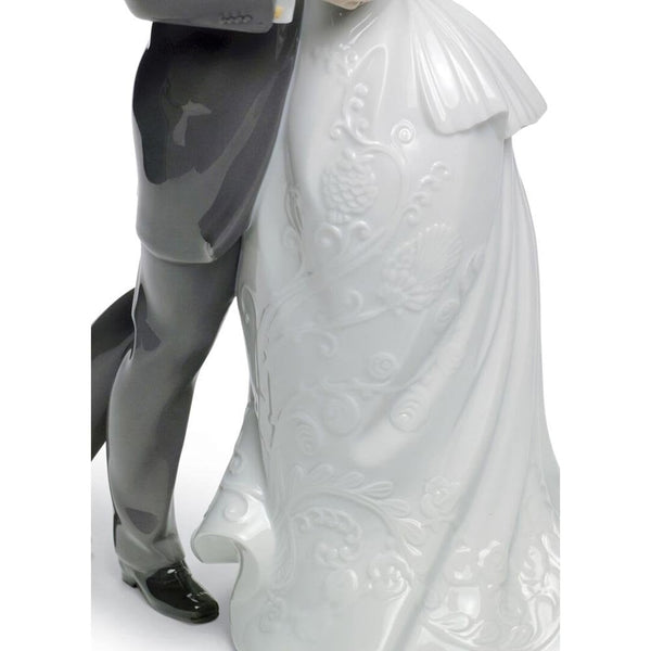Lladro Lovers' Waltz Couple Figurine