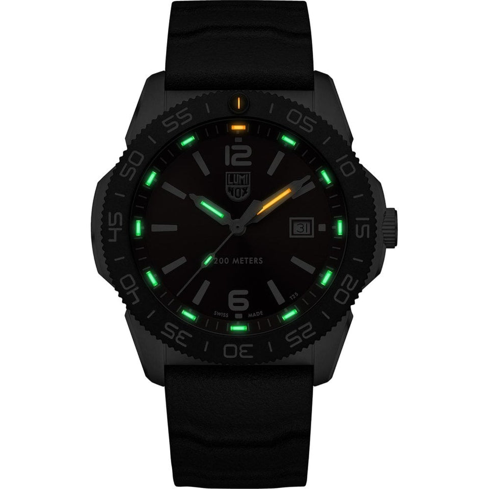 Luminox Pacific Diver 3120 44mm Rubber Watch