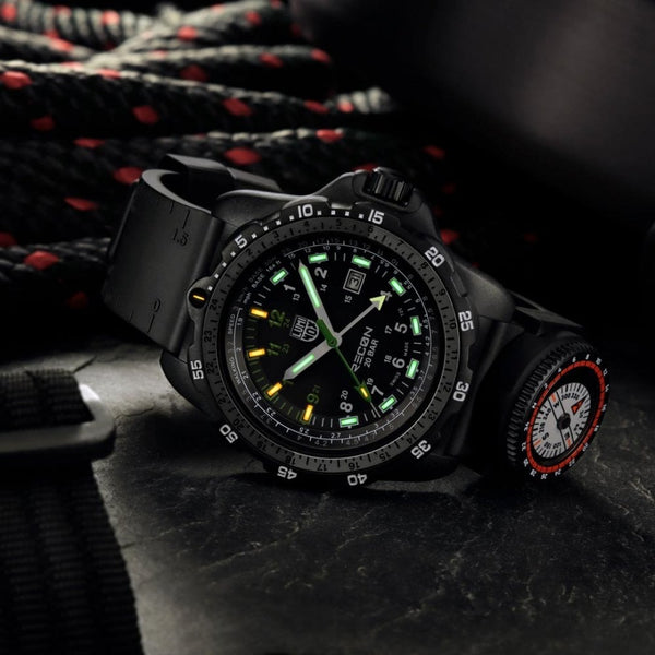 Luminox RECON Nav Spec Outdoor Explorer Watch Set