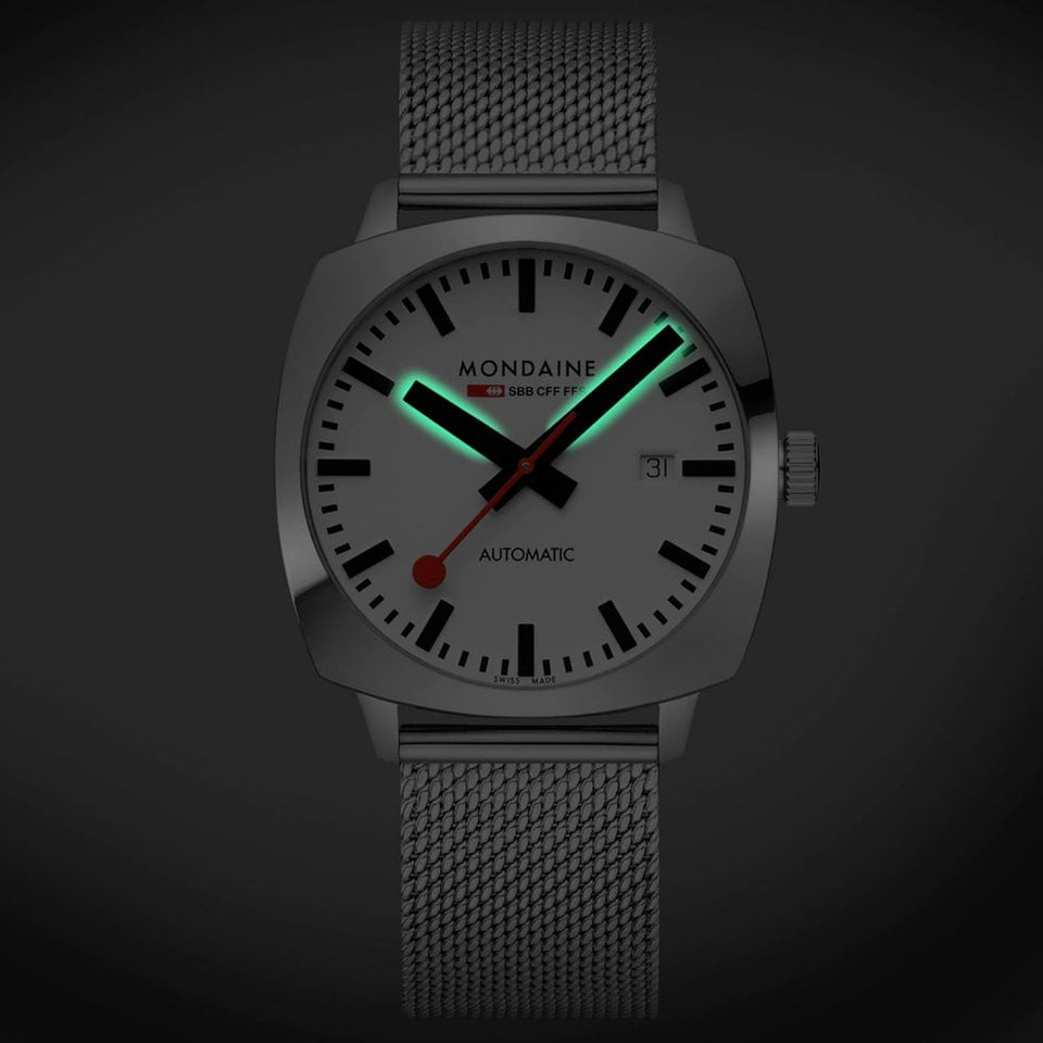 Mondaine Men's Cushion 39mm Mesh Bracelet Watch
