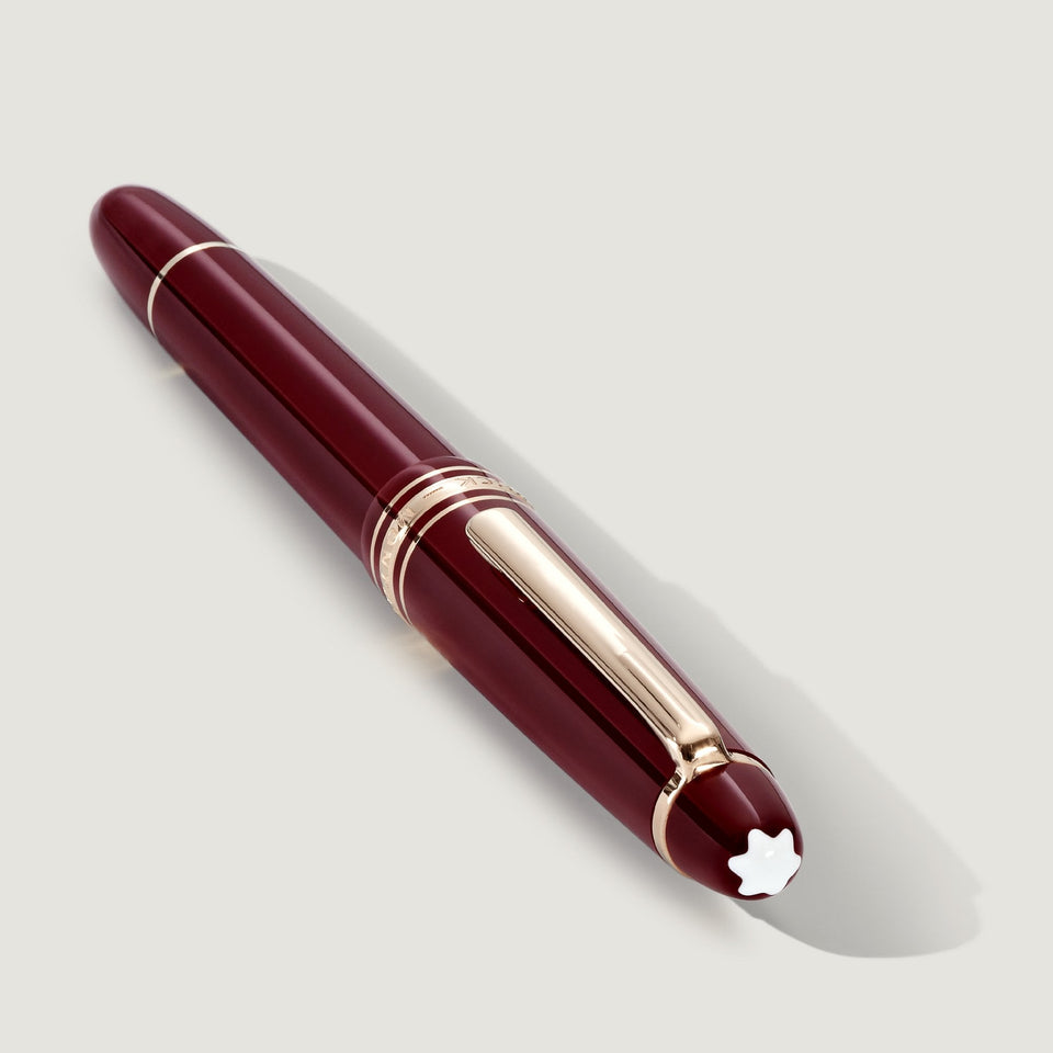 Montblanc Meisterstück Burgundy Red Classique Fountain Pen (M)