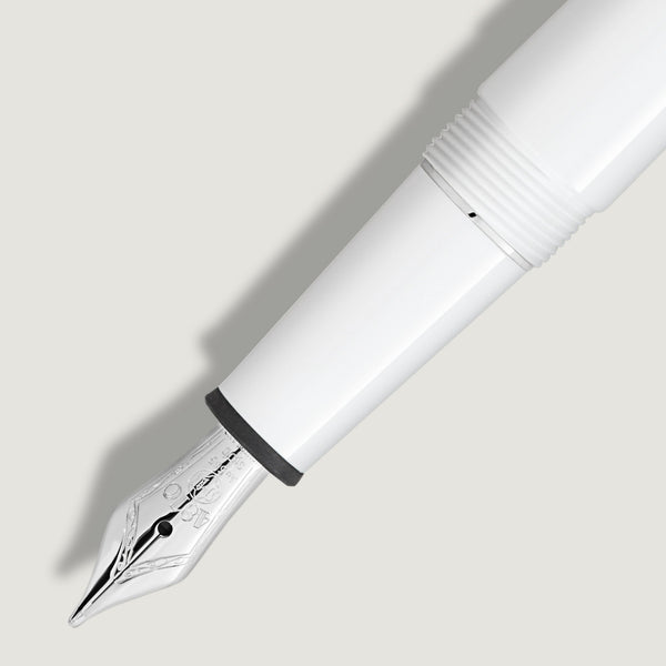 Montblanc Meisterstück White Classique Fountain Pen (M)