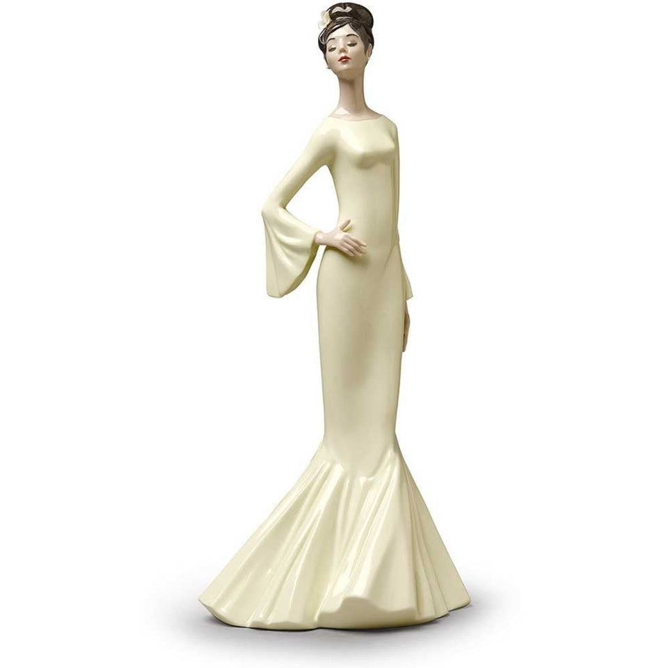 Nao Gala Party Yellow Figurine