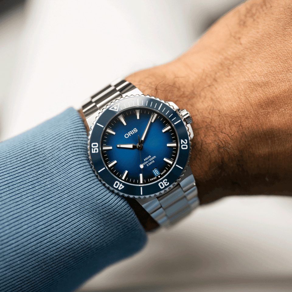 ORIS Men's Blue Dial Aquis Date Calibre 400 43.5mm Bracelet Watch