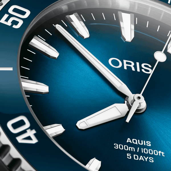 ORIS Men's Blue Dial Aquis Date Calibre 400 43.5mm Bracelet Watch