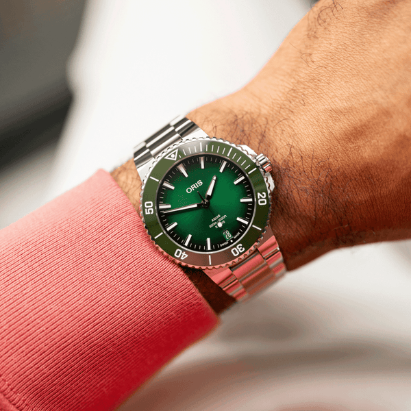 ORIS Men's Green Dial Aquis Date Calibre 400 43.5mm Bracelet Watch