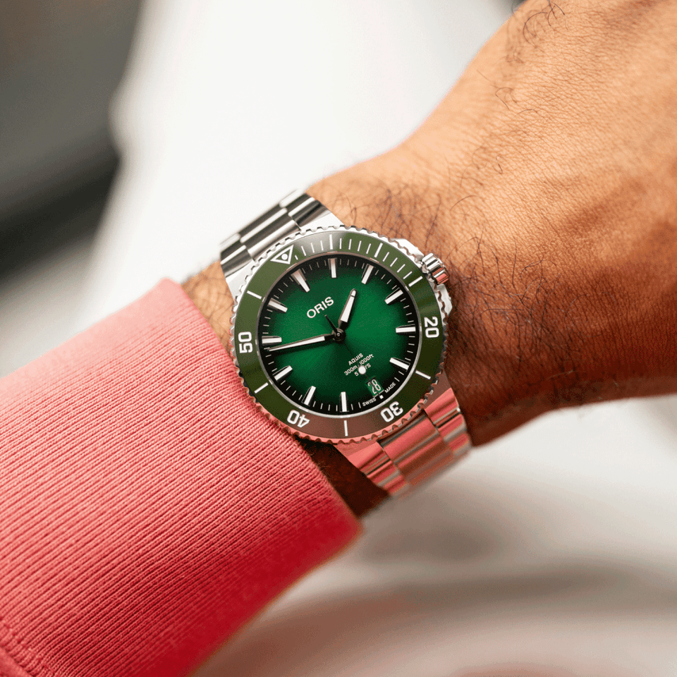 ORIS Men's Green Dial Aquis Date Calibre 400 43.5mm Bracelet Watch