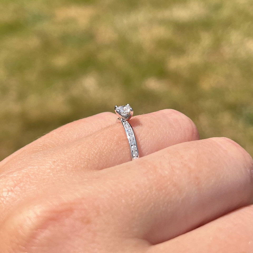 Francis & Gaye Platinum Certified Diamond Shoulders Solitaire Ring