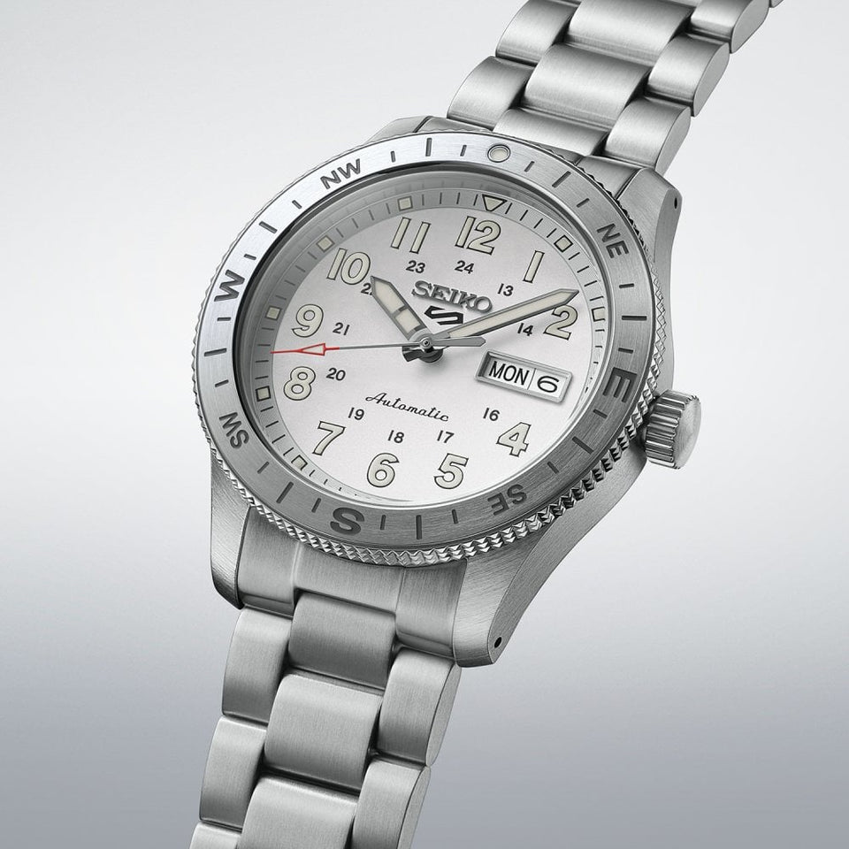 Seiko 5 Sports Men's Field In White Ensign Automatic Bracelet Watch