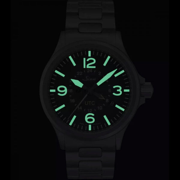 Sinn Men's 856 UTC PILOT Automatic Watch, H-Link