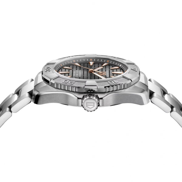 TAG Heuer Men's Aquaracer Professional 200 Solargraph 40mm Titanium Watch