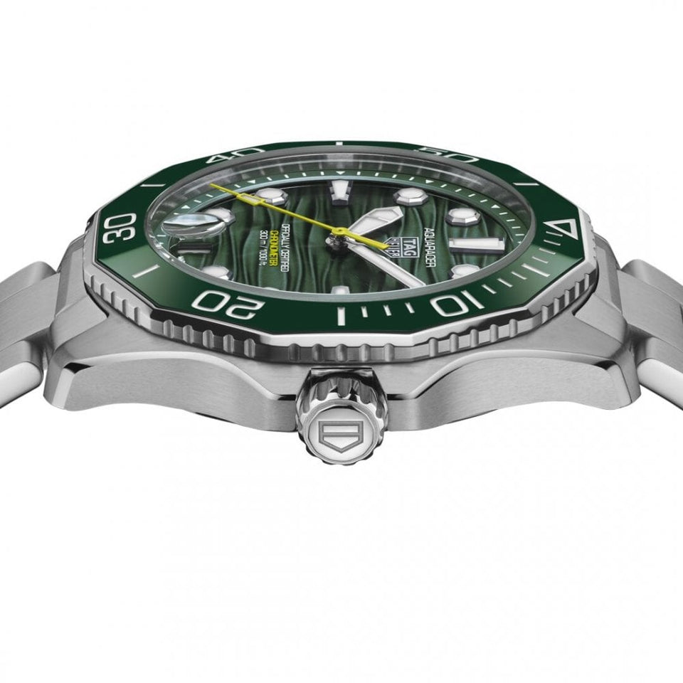 TAG Heuer Men's Aquaracer Professional 300 Green Dial Divers Bracelet Watch