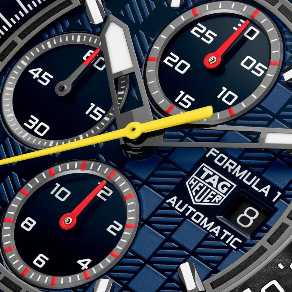 TAG Heuer Men's FORMULA 1 Chronograph x Oracle Red Bull Racing Titanium Watch