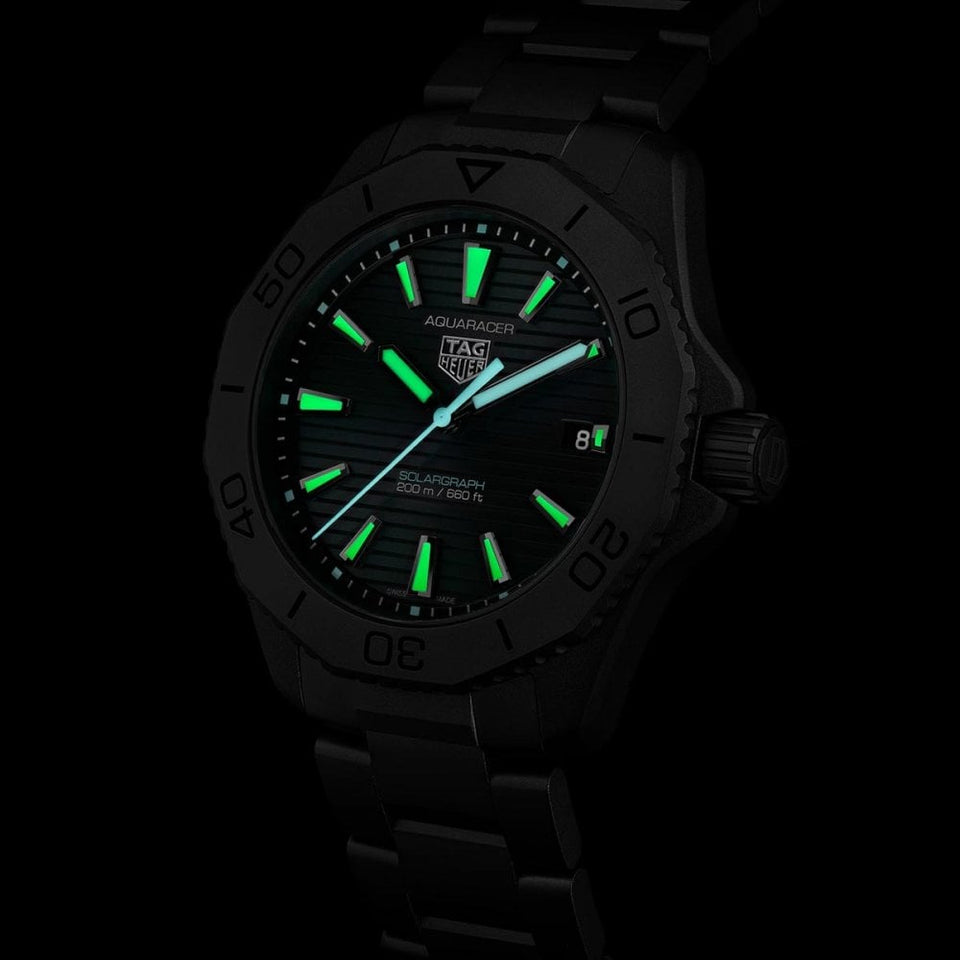 TAG Heuer Men's Titanium Aquaracer Professional 200 Solargraph Watch